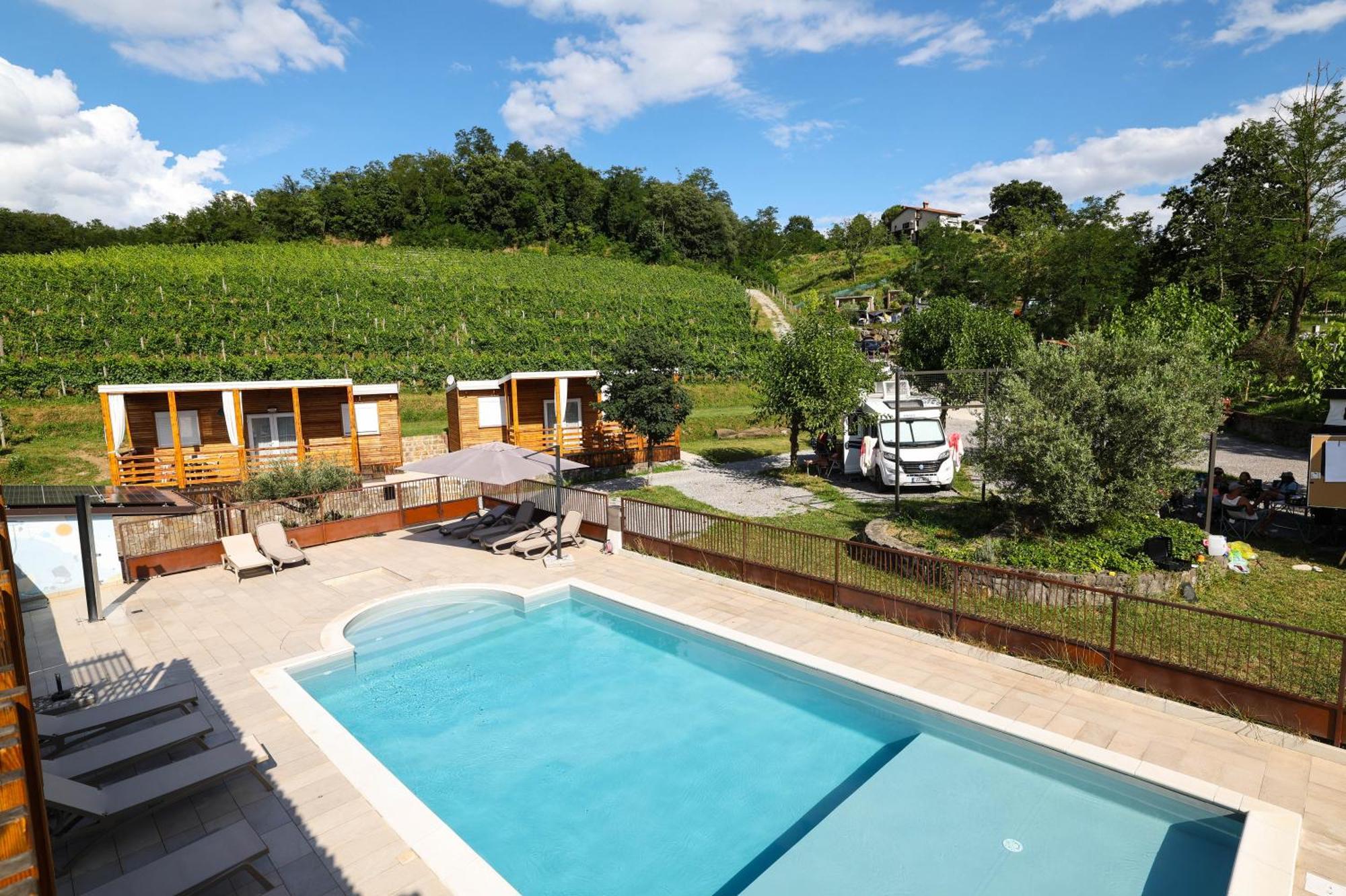 Saxida Wine Estate Hotel Zalosce Exterior foto