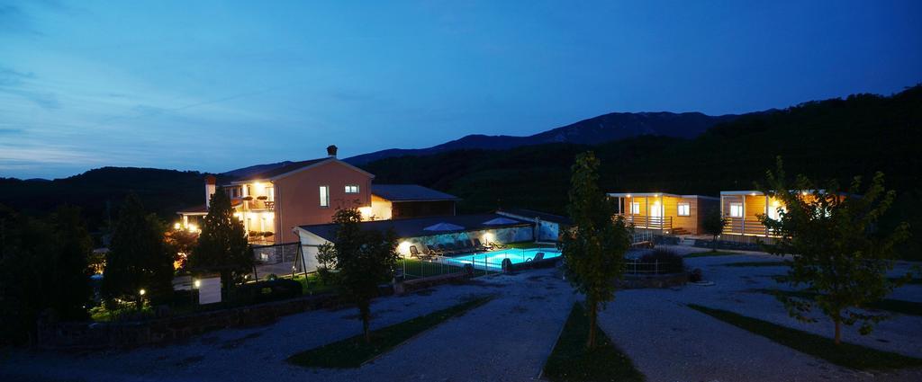 Saxida Wine Estate Hotel Zalosce Exterior foto